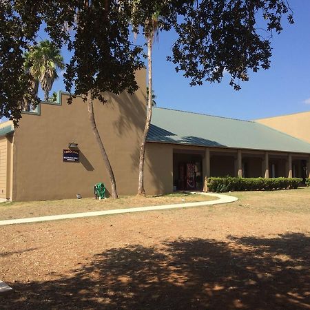 Frio Inn Pearsall ภายนอก รูปภาพ