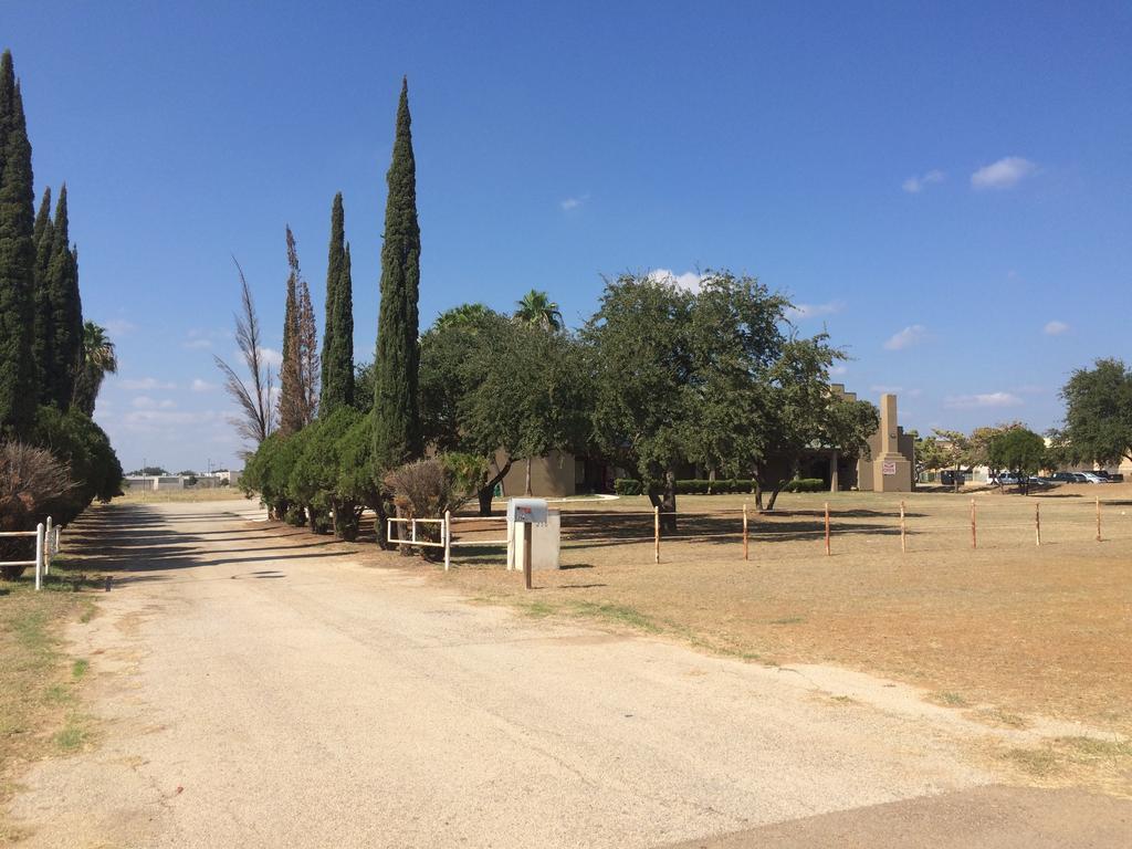 Frio Inn Pearsall ภายนอก รูปภาพ